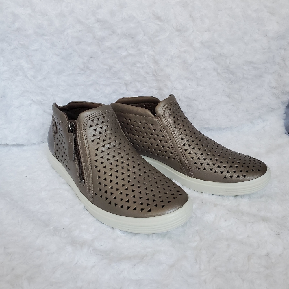 Ecco Soft 7 Laser Cut Bootie